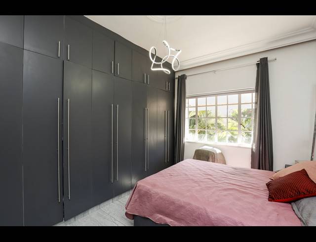3 BEDROOM APARTMENT FOR SALE IN ESSENWOOD